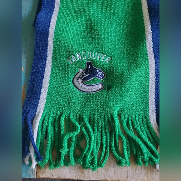Vancouver Canucks scarf - Picture 5 of 5